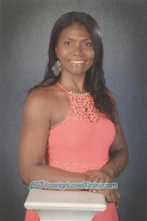 158180 - Leides Age: 48 - Colombia