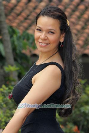 179936 - Yurary Age: 40 - Colombia