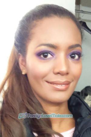 195911 - Yanelis Age: 39 - Colombia