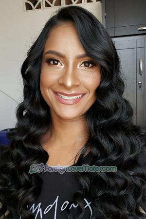 205243 - Daniela Age: 36 - Colombia