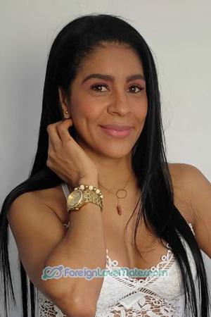 205734 - Yohana Age: 43 - Colombia