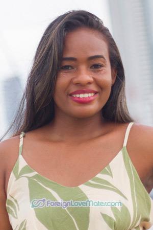 210441 - Karelis Age: 36 - Colombia