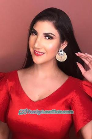 210802 - Laura Age: 36 - Colombia