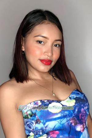 211257 - Jessenia Age: 27 - Colombia