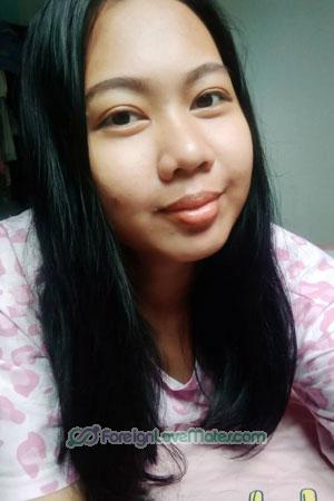 212417 - Somruethai Age: 31 - Thailand