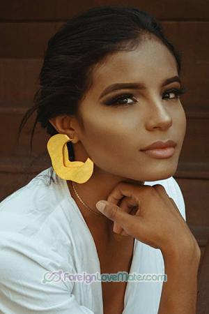 213117 - Valentina Age: 24 - Colombia