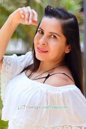 218132 - Lucero Age: 44 - Colombia