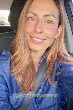 225607 - Laura Age: 37 - Costa Rica