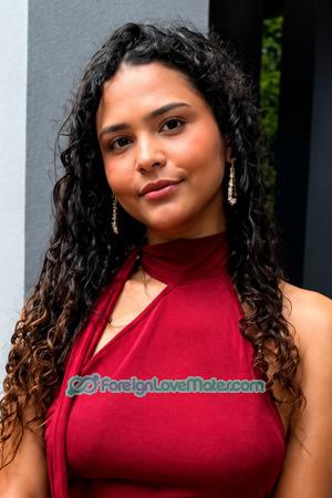 227693 - Laura Age: 20 - Colombia